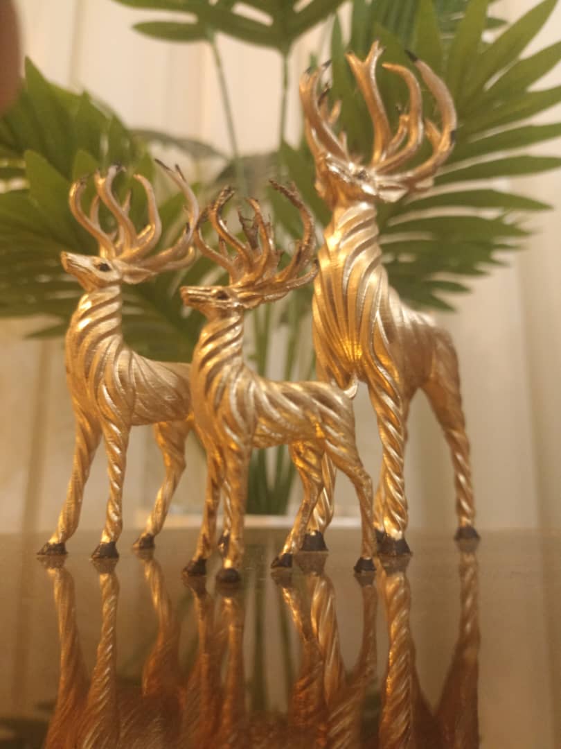 مجسمه گوزن های شمالی در سه سایز مختلف