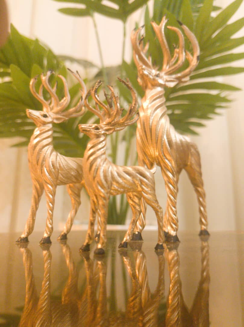 مجسمه گوزن های شمالی در سه سایز مختلف